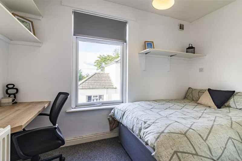 Stylish 4 Bedroom House // 2026/7 - Image 10