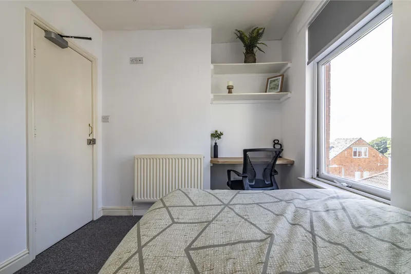 Stylish 4 Bedroom House // 2026/7 - Image 11