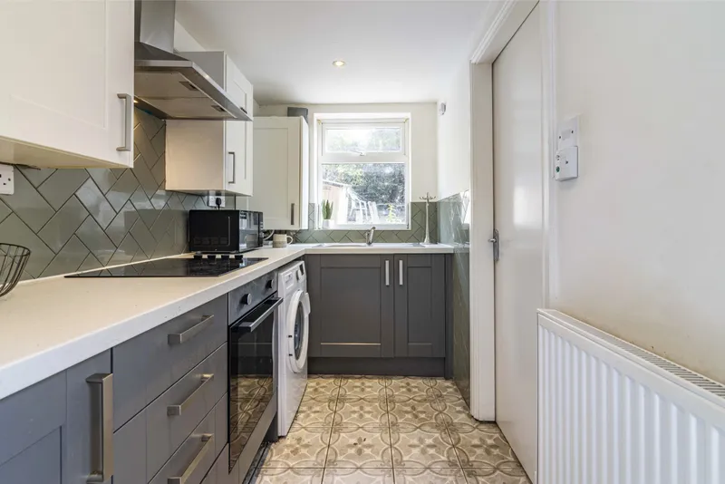 Stylish 4 Bedroom House // 2026/7 - Image 5