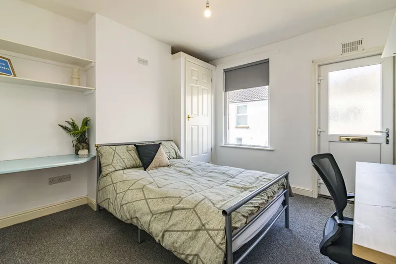 Stylish 4 Bedroom House // 2026/7 - Image 7