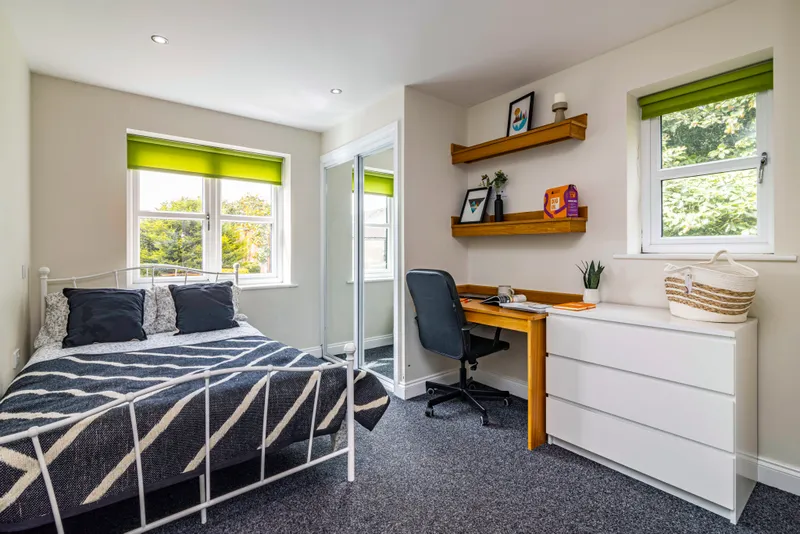 4 Bed Ensuite Flat // 2026/7 - Image 17