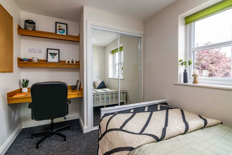 4 Bed Ensuite Flat // 2026/7 - Image 4