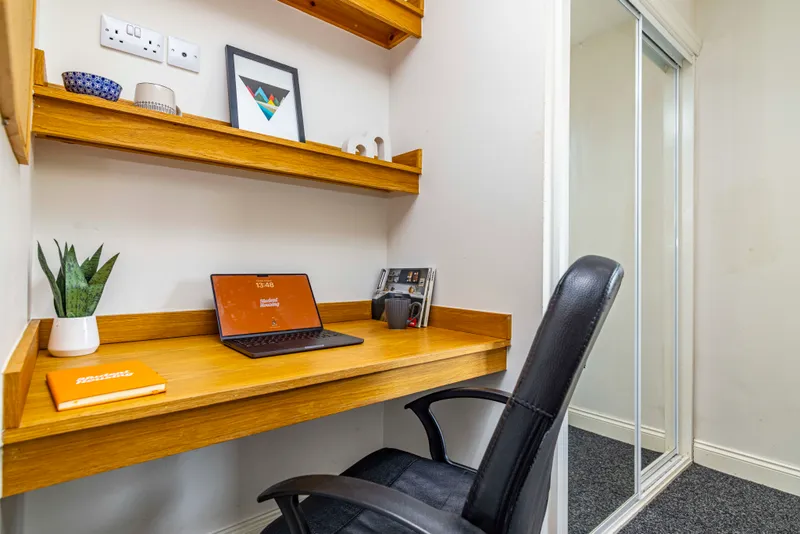 4 Bed Ensuite Flat // 2026/7 - Image 13