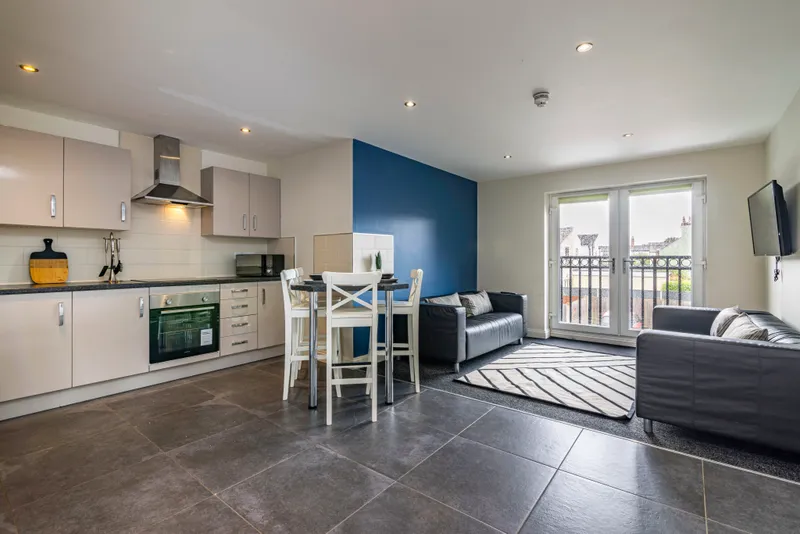 4 Bed Ensuite Flat // 2026/7 - Image 2