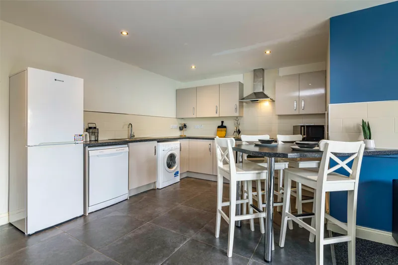 4 Bed Ensuite Flat // 2026/7 - Image 9