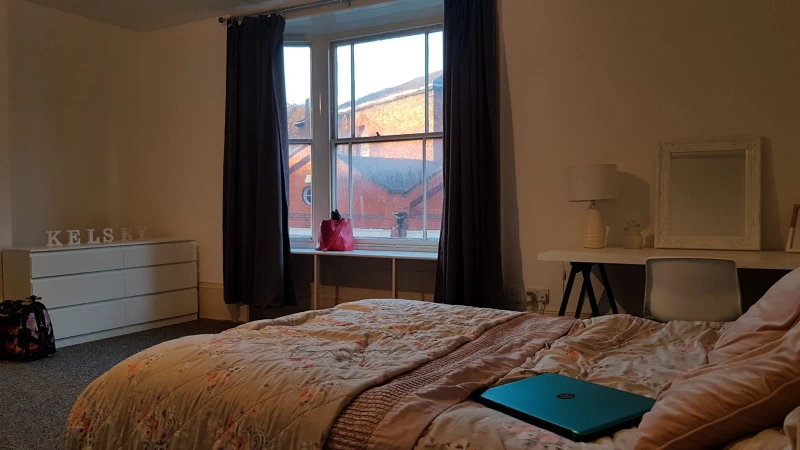Bills Inclusive - Monks Road - 5 Bed - Thumbnail 4