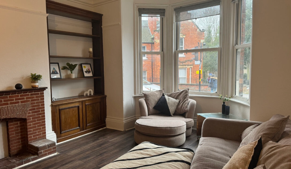 West Parade Room Available Immediately - Image 1