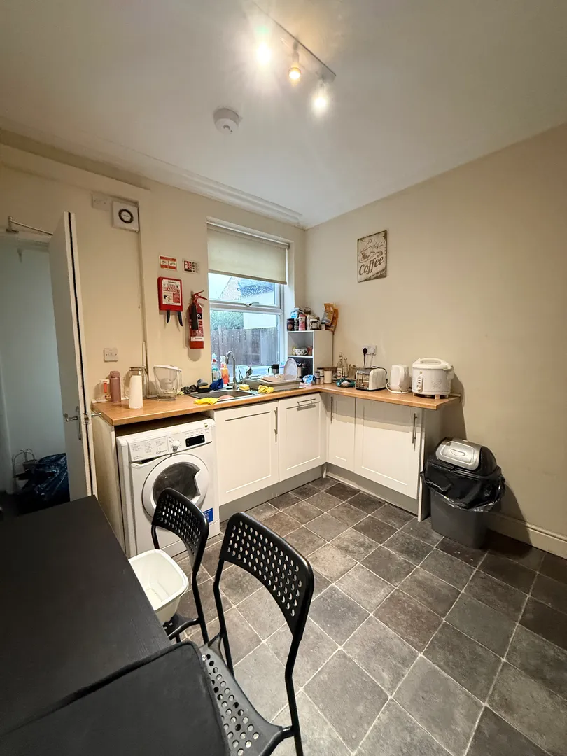 Bright & Lovely 3-Bedroom House // Claude Street // NG7 2LA - Image 1