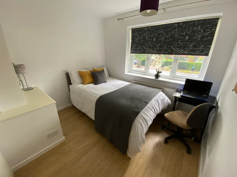 Large 6 Bed  Student House // JUL 2026 - Image 11