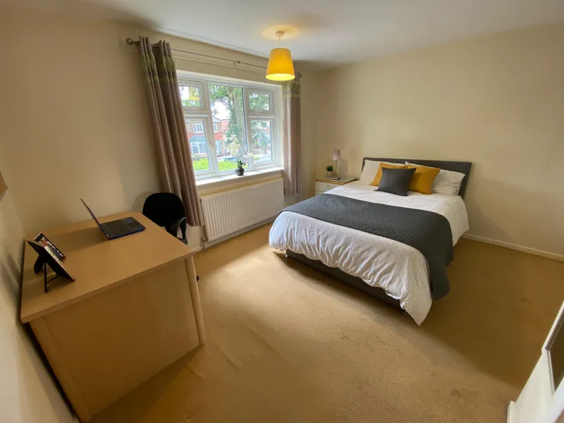 Large 6 Bed  Student House // JUL 2026 - Image 8