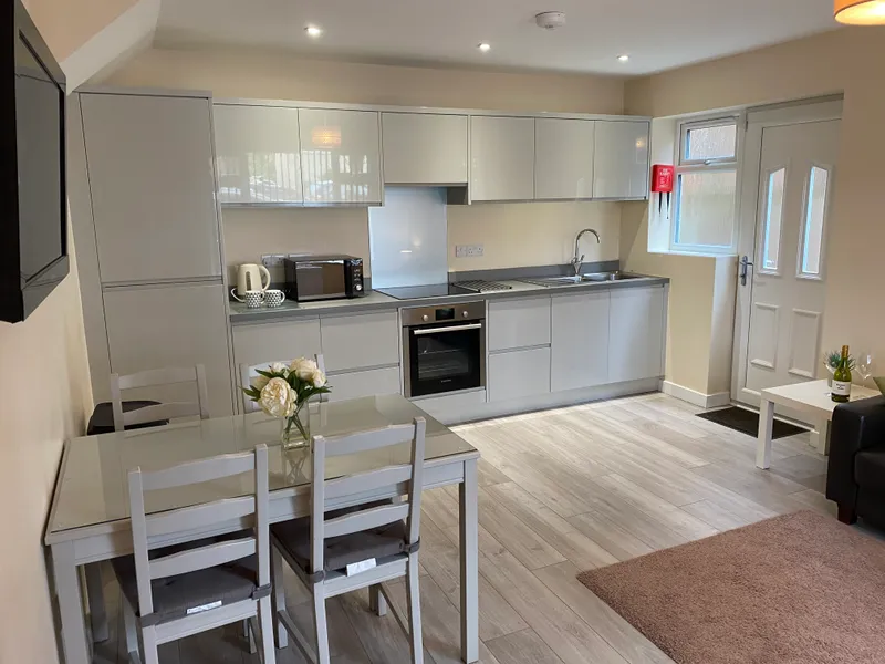 Large 6 Bed  Student House // JUL 2026 - Image 9