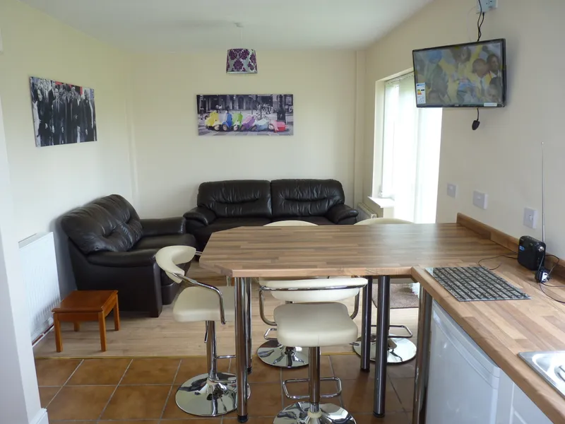 Large 6 Bed  Student House // JUL 2026 - Image 12