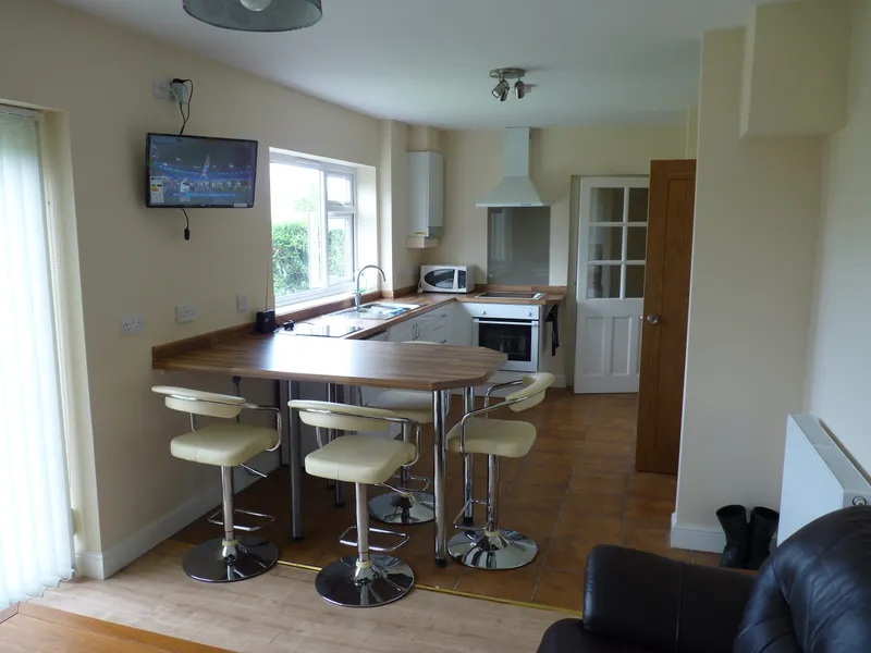 Large 6 Bed  Student House // JUL 2026 - Image 6