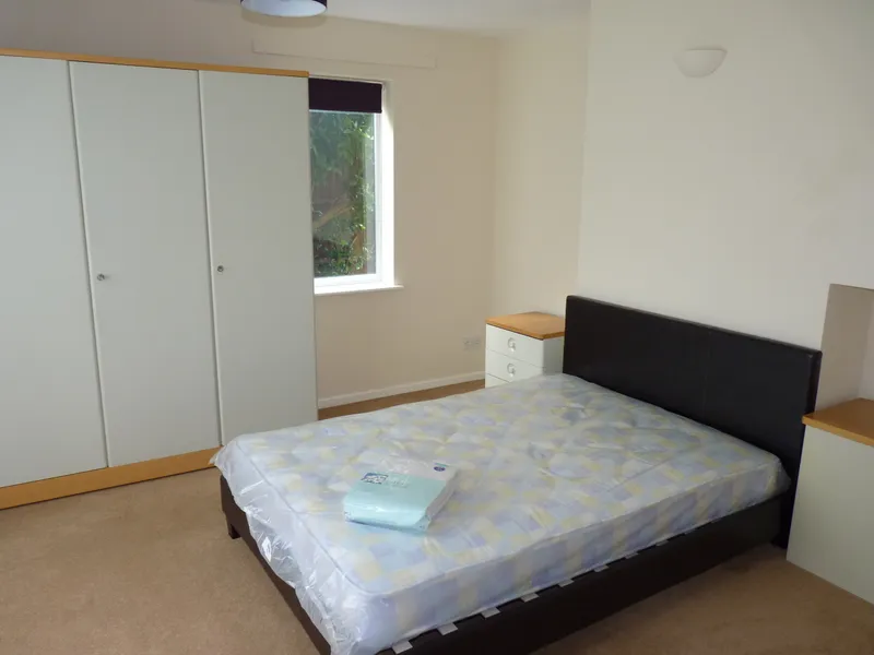 Large 6 Bed  Student House // JUL 2026 - Image 9