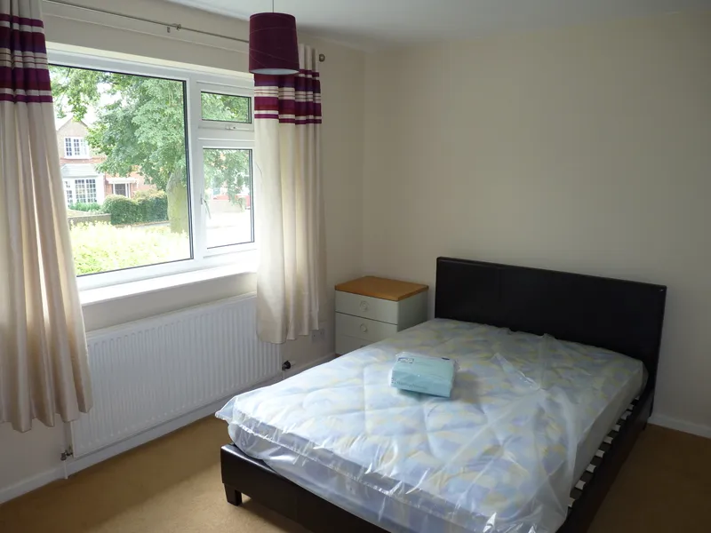 Large 6 Bed  Student House // JUL 2026 - Image 3