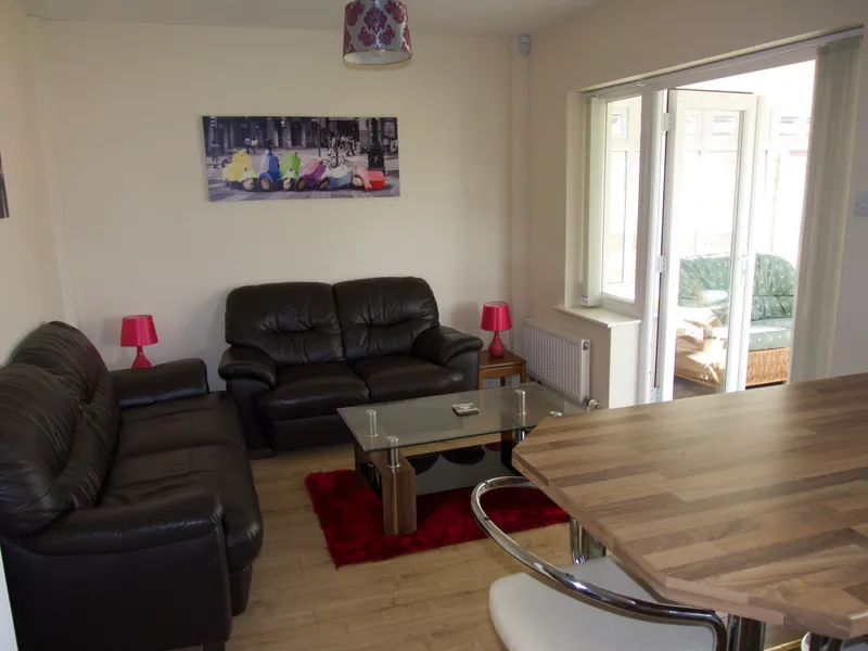 Large 6 Bed  Student House // JUL 2026 - Image 10