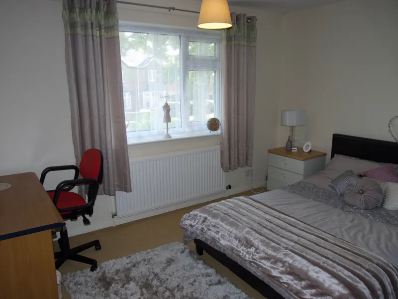 Large 6 Bed  Student House // JUL 2026 - Image 4