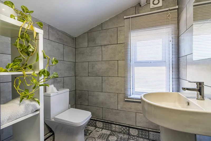 Thesiger St // 3 Bed // AUG 2026 - Image 4