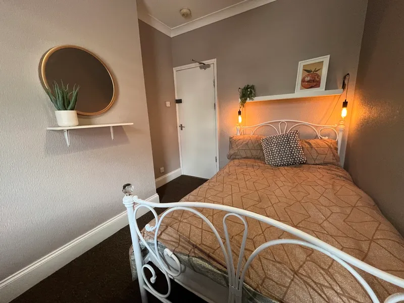 Kesteven St // 4 Bed // AUG 2026 - Image 11