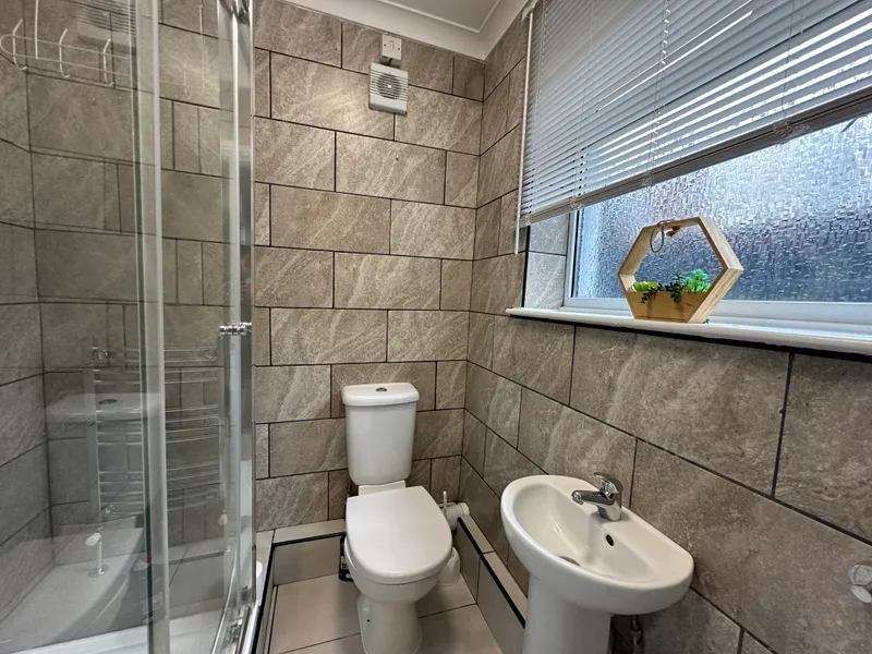 Ripon St // 4 Bed // SEPT 2026 - Image 2