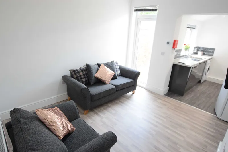 Eastfield St // 3 Bed // JUNE 2026 - Image 11