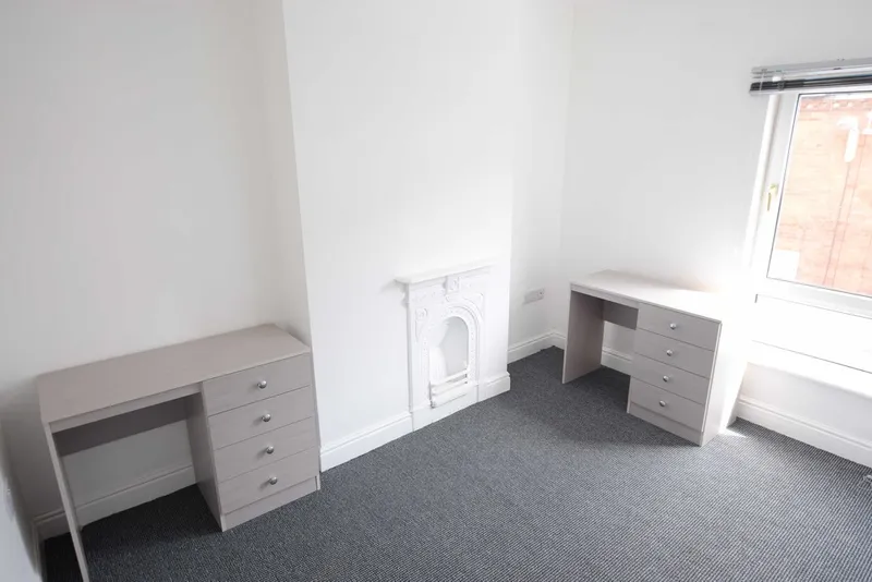 Eastfield St // 3 Bed // JUNE 2026 - Image 6