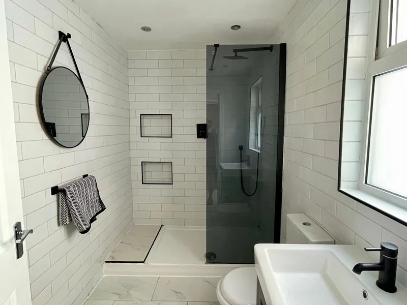 Luxury // St Andrews St // 2 Bed // AUG 2026 - Image 2