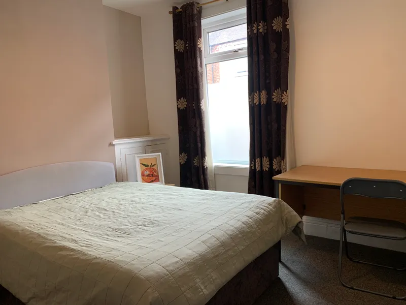 Turner St // 3 Bed // SEPT 2026 - Image 7