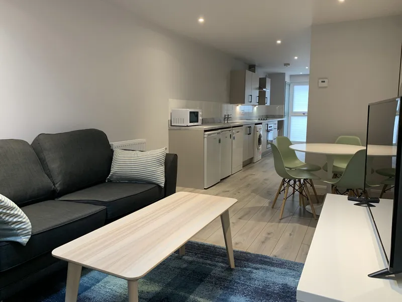 2 BED STUDENT HOUSE // 2026/2027 - Image 3