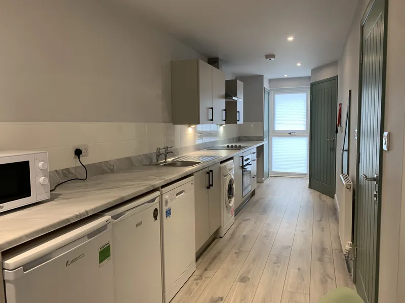 2 BED STUDENT HOUSE // 2026/2027 - Image 4