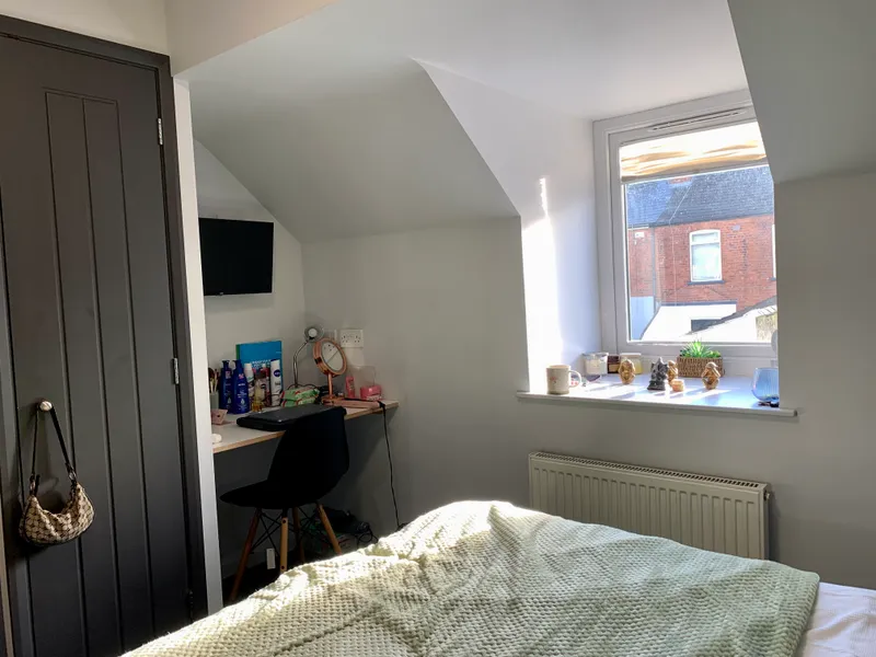 2 BED STUDENT PROPERTY / 26/27 - Image 4
