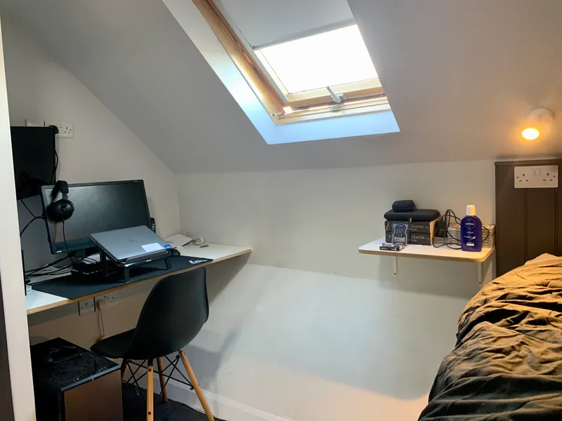 2 BED STUDENT PROPERTY / 26/27 - Image 6