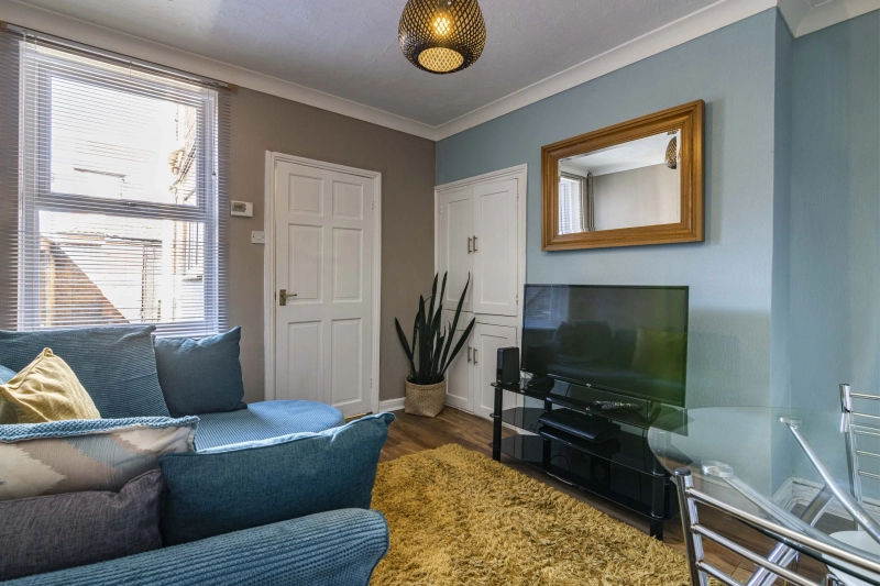 Thesiger Street, LN5 7UW - 2 Bed - Thumbnail 8