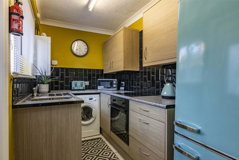 Thesiger Street, LN5 7UW - 2 Bed - Thumbnail 6