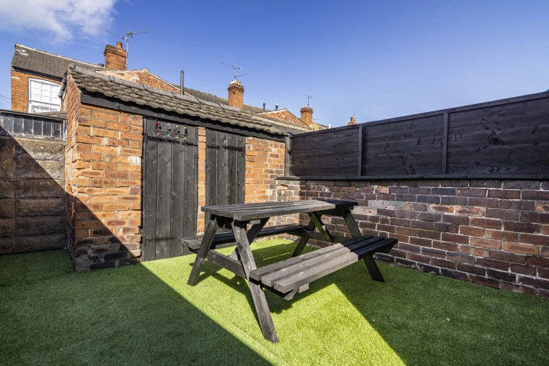 Thesiger Street, LN5 7UW - 2 Bed - Thumbnail 3