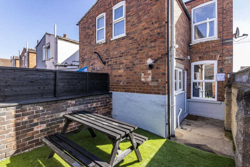 Thesiger Street, LN5 7UW - 2 Bed - Thumbnail 1