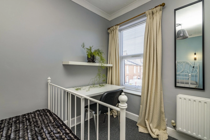 Thesiger Street, LN5 7UW - 2 Bed - Thumbnail 15