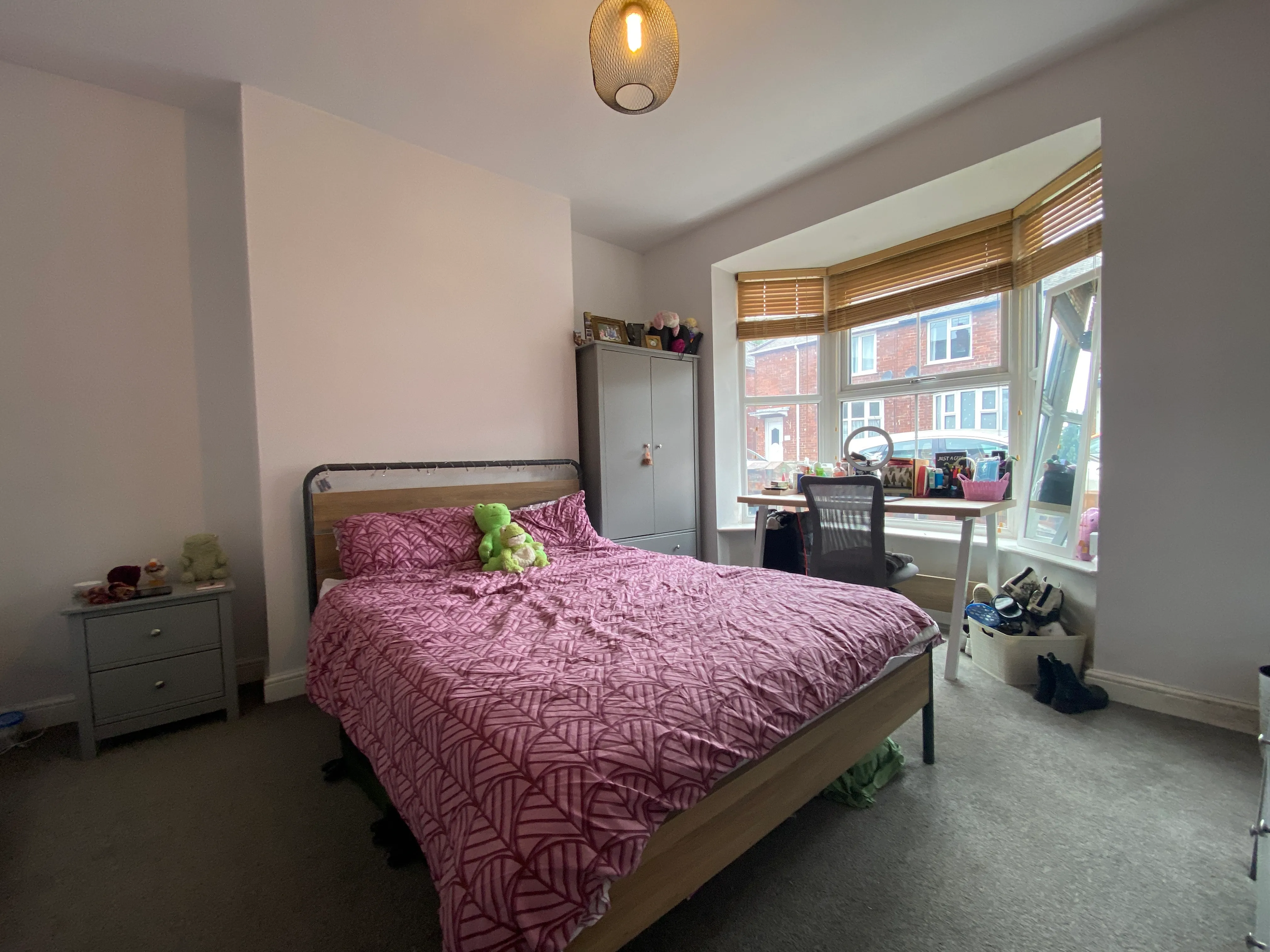 3 Bed - Bills Inclusive - Severn Street - Image 1