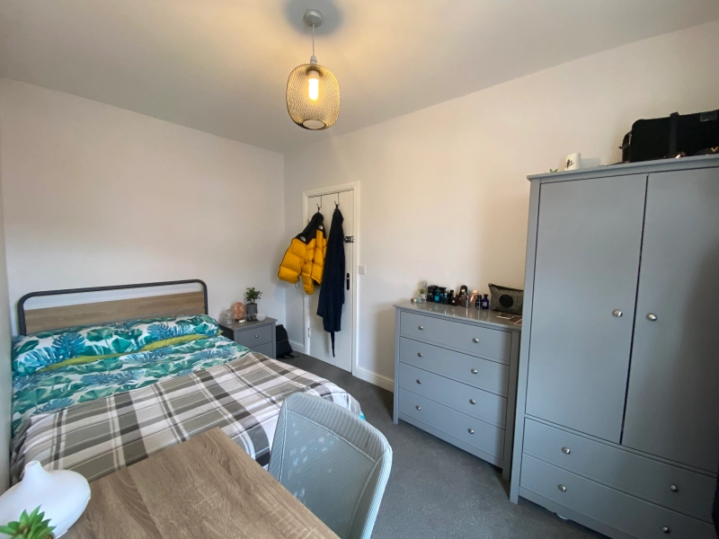 3 Bed - Bills Inclusive - Severn Street - Thumbnail 10