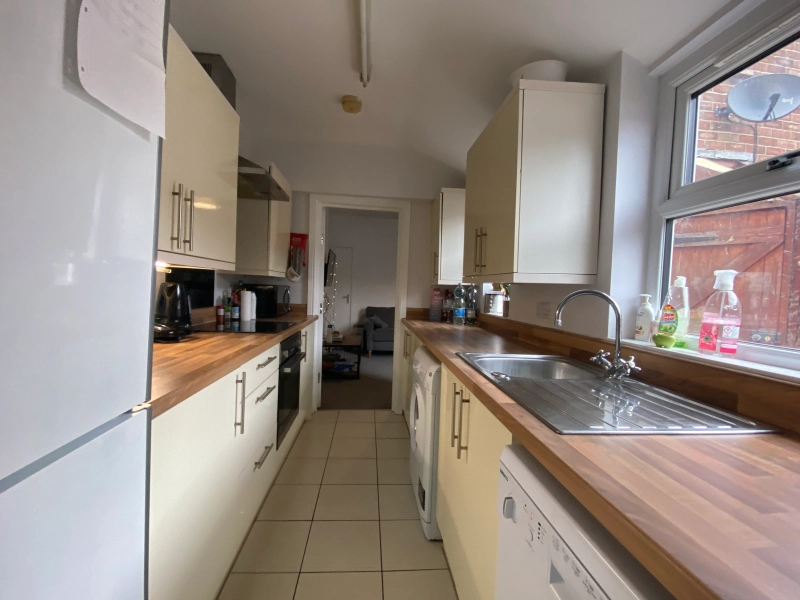 3 Bed - Bills Inclusive - Severn Street - Thumbnail 16