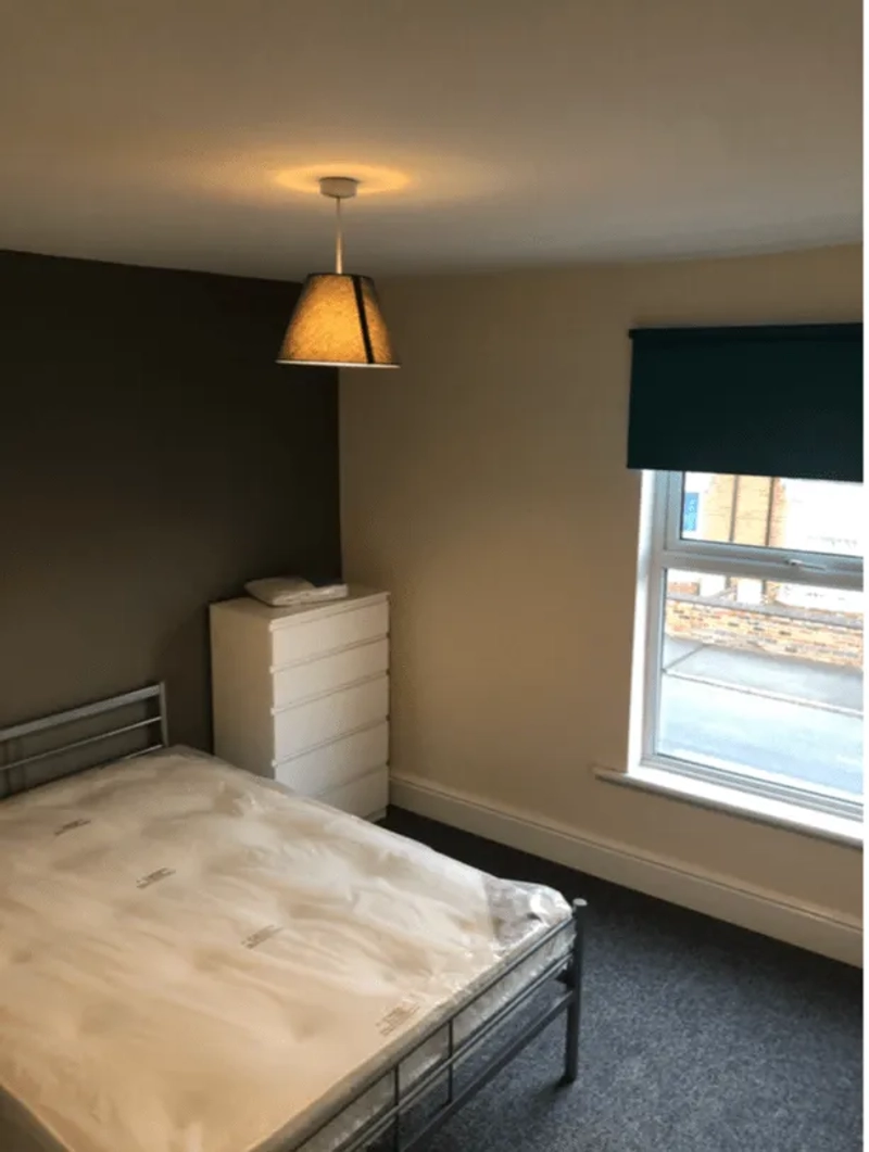 Moor Street - 4 Bed Student Property All Bills Included - Thumbnail 8