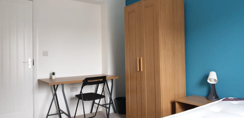 Ensuite - Bills Inclusive - Monson Street - 5 Bed - Thumbnail 4