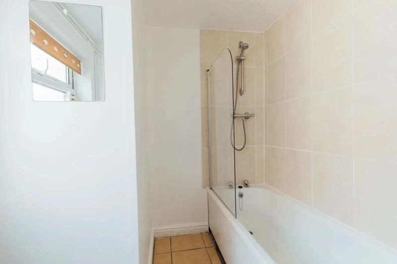 6 Charles Street West - Spare rooms in a student house - Thumbnail 6