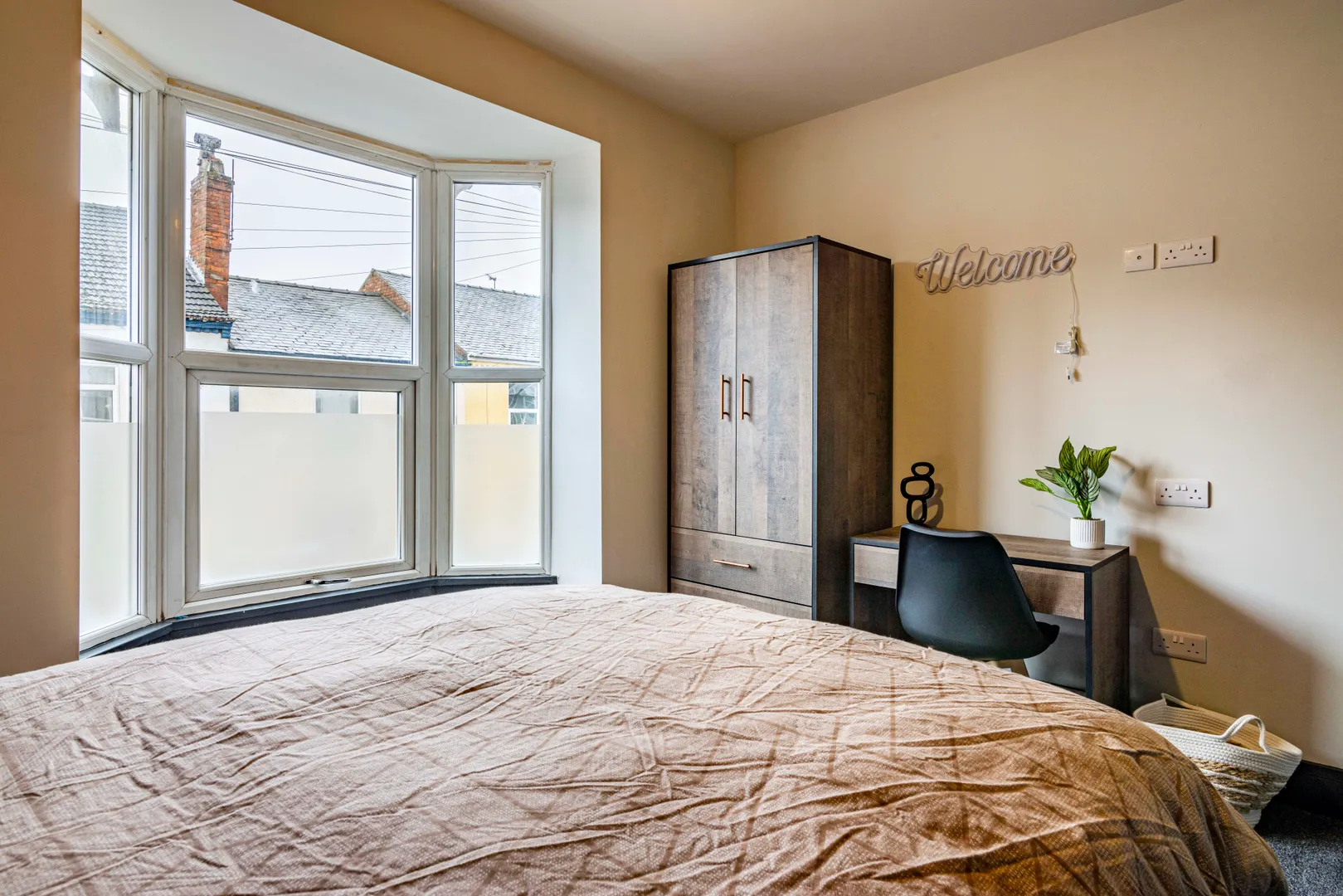 5 BED EN SUITE STUDENT HOUSE // 2026/7 - Image 1