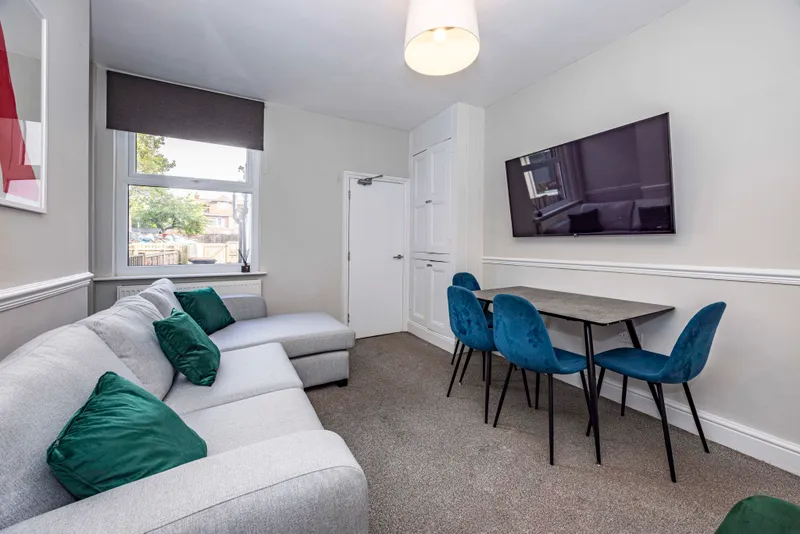 Beeston: Windsor Street  4 bed, 2 bath student house NG9 2BW - Image 2