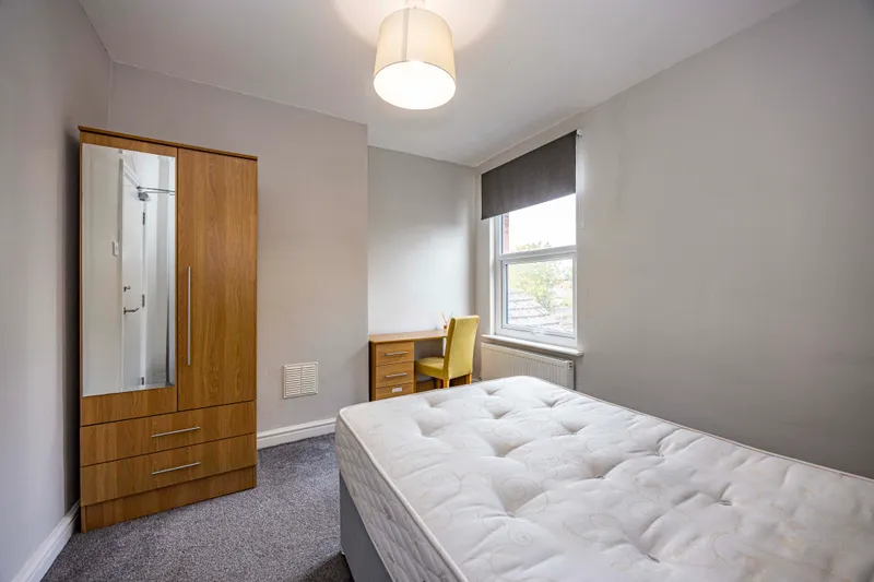 Beeston: Windsor Street  4 bed, 2 bath student house NG9 2BW - Image 11