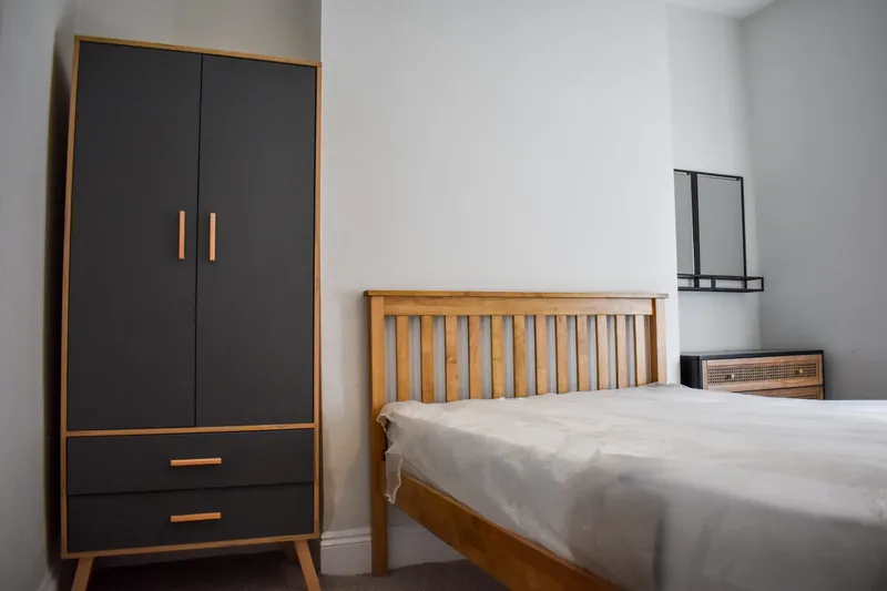 Thesiger Street - 4 Bed, 1 Room Available Now - Image 7