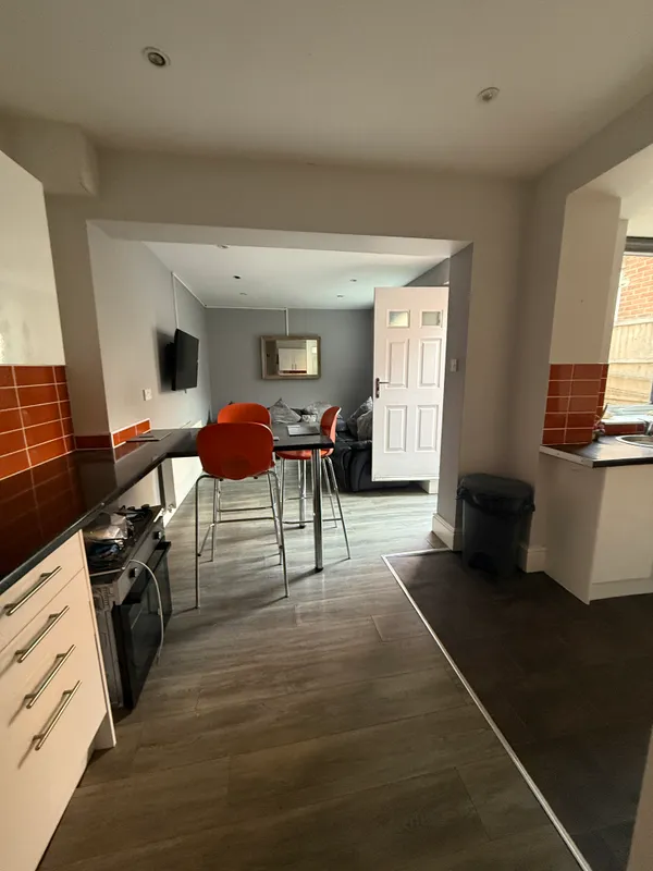 Albert Grove // 6 BED // student house NG7 1PA - Image 4