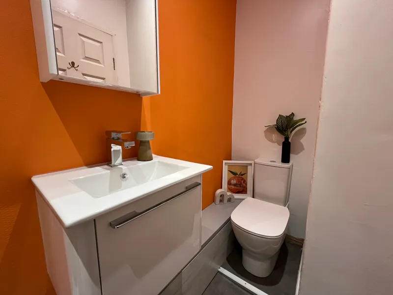 Spare Rooms // 3 BED & 3 BATH // AVAILABLE NOW!!! - Image 3