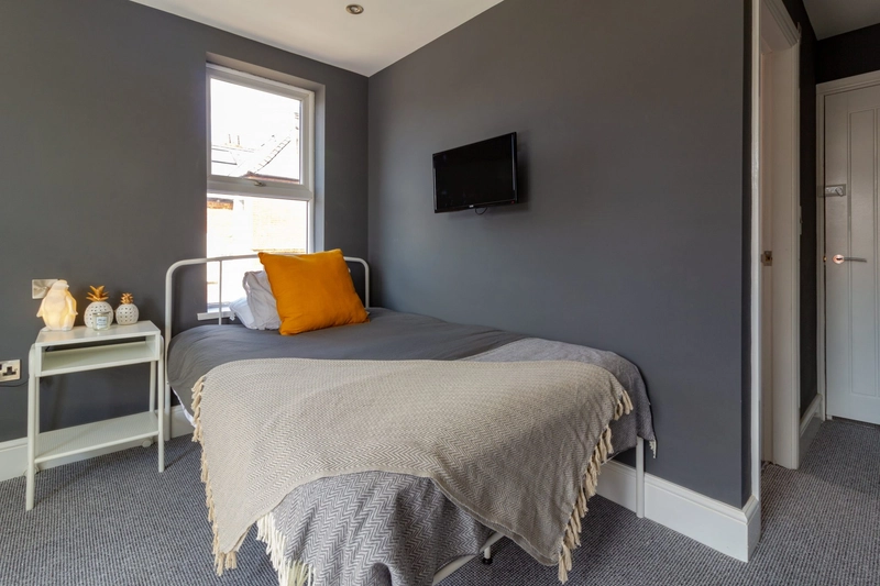 Modern 5-Bed Ensuite Student Property -All Bills Included! - Thumbnail 14